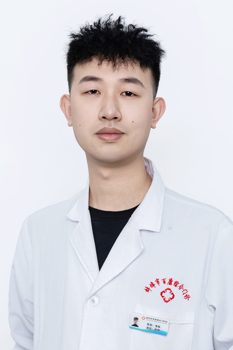 李烁照片